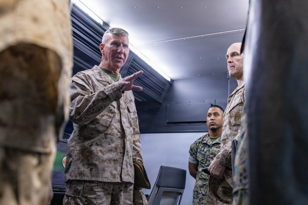 The Commandant, Gen. Eric M. Smith and Sgt. Maj. Carlos A. Ruiz visits VMX-1
