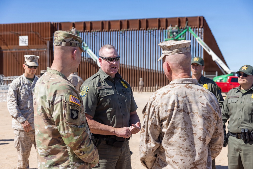 The Commandant, Gen. Eric M. Smith and Sgt. Maj. Carlos A. Ruiz visits Marines at Southern Border Barrier