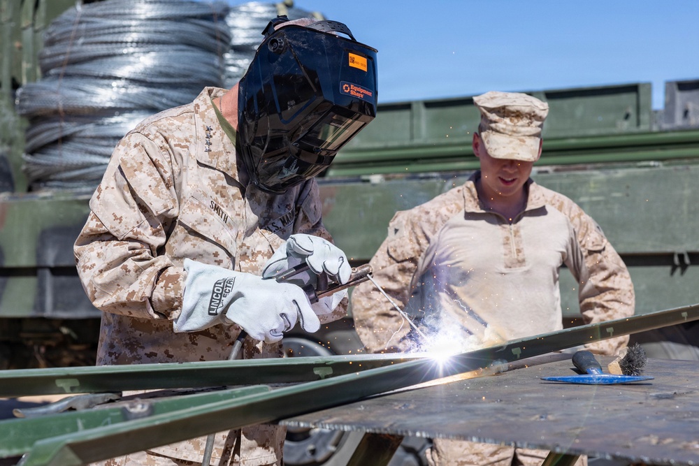 The Commandant, Gen. Eric M. Smith and Sgt. Maj. Carlos A. Ruiz visits Marines at Southern Border Barrier