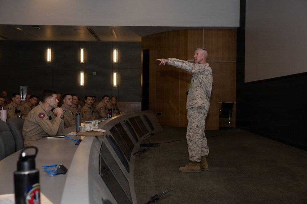 The Commandant, Gen. Eric M. Smith and Sgt. Maj. Carlos A. Ruiz visits Marines at MAWTS-1