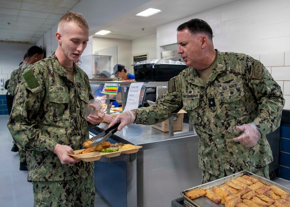 Rear Adm. Matthew Pottenburgh visits recruits at RTC