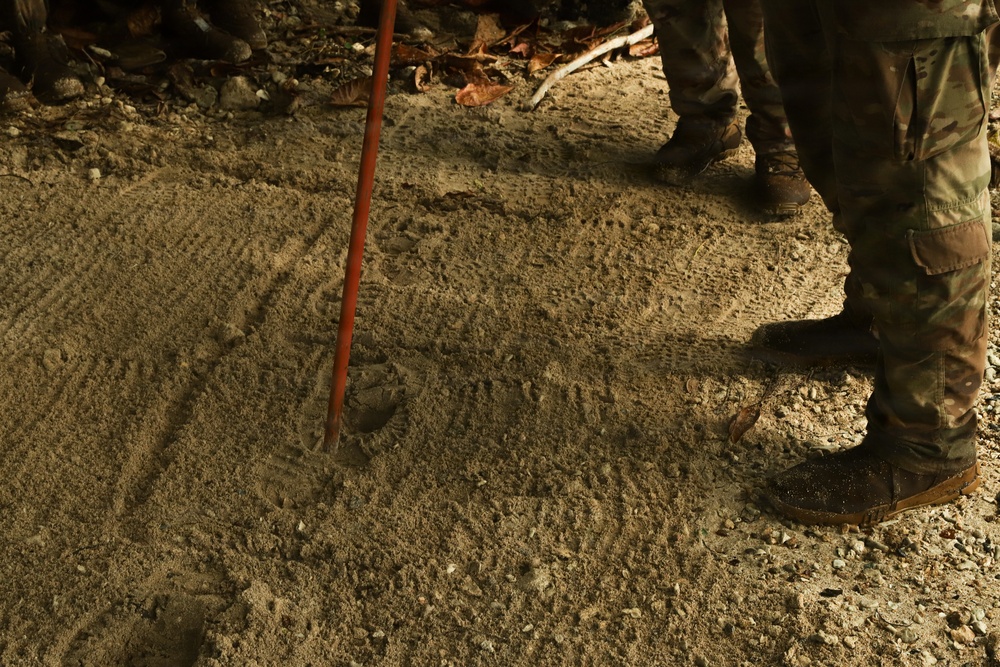 Combined Jungle Operations Training Course Tracking Day 1 Combined Jungle Operations Training Course Tracking Day 1