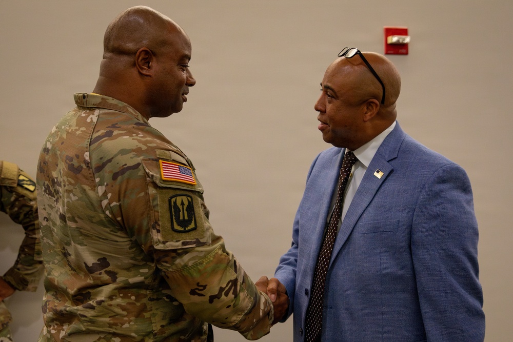 U.S. Secret Service Recruitment Division Chief meets with Mississippi Army National Guard Soldiers U.S. Secret Service Recruitment Division Chief meets with Mississippi Army National Guard Soldiers