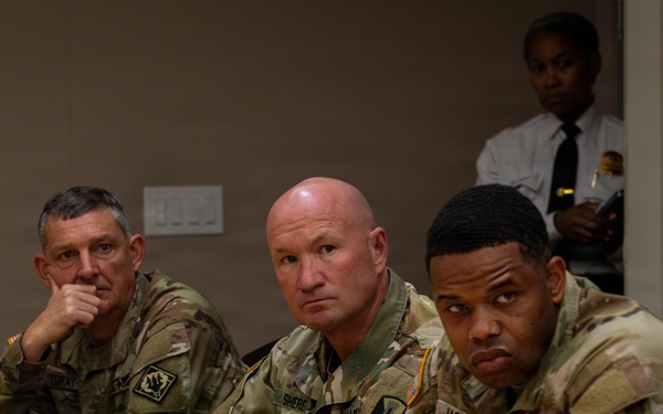 Mississippi Army National Guard Soldiers meet with U.S. Secret Service members