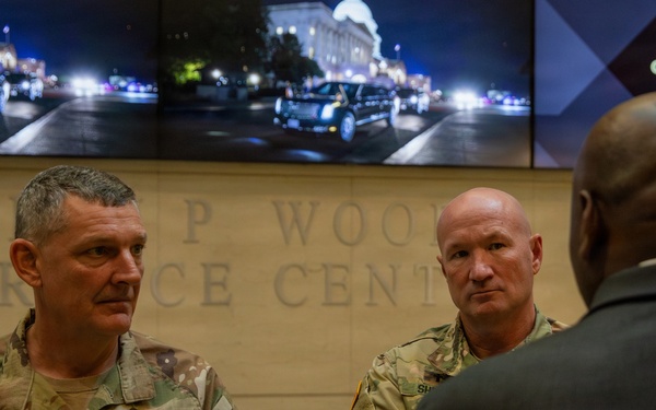 Mississippi Army National Guard Soldiers meet with U.S. Secret Service members