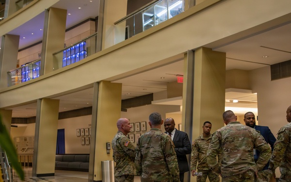 Mississippi Army National Guard Soldiers meet with U.S. Secret Service members