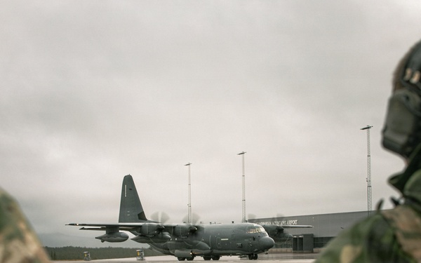 Swedish and U.S. Allies conduct exfiltration exercises during ASP 26