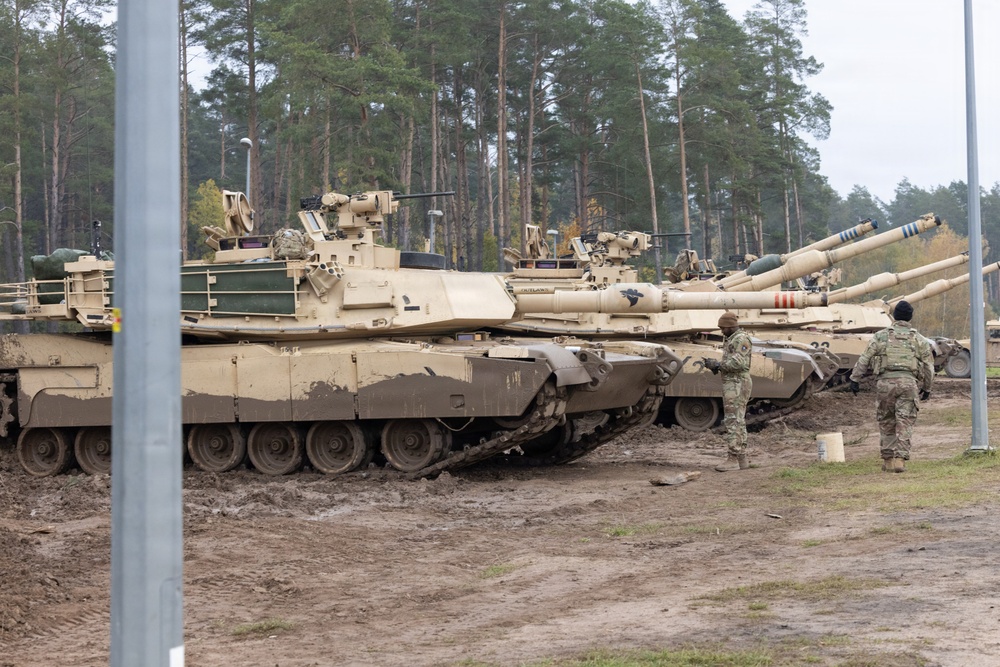 3rd Battalion, 8th Cavalry Regiment run live-fire accuracy screening test with M1A2 Abrams tanks 3rd Battalion, 8th Cavalry Regiment run live-fire accuracy screening test with M1A2 Abrams tanks