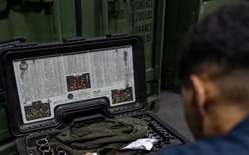 22nd MEU(SOC) | CLB 26 Marines Conduct JLTV Maintenance