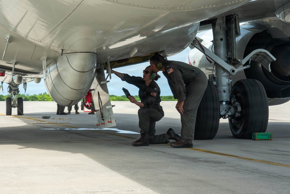 U.S. and India navies conduct bilateral P-8 training U.S. and India navies conduct bilateral P-8 training