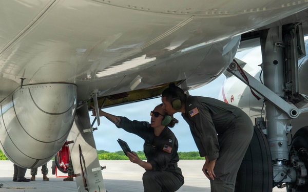 U.S. and India navies conduct bilateral P-8 training