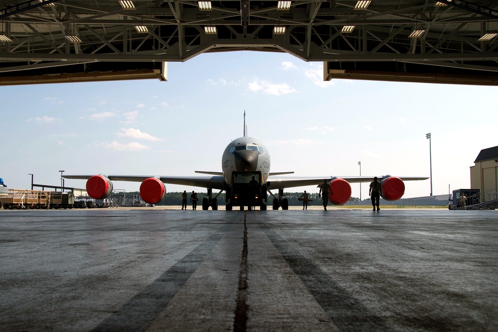 ISO Docks Complete the Last KC-135 Inspection ISO Docks Complete the Last KC-135 Inspection