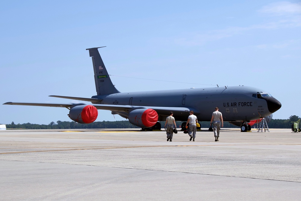 916 ARW inspects KC-135 for the last time 916 ARW inspects KC-135 for the last time