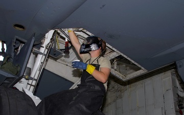 916 ARW inspects KC-135 for the last time