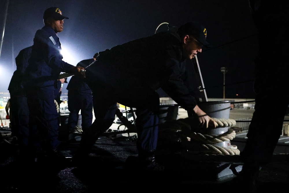 USS Paul Ignatius (DDG 117) conducts a sea-and-anchor evolution to pull into port USS Paul Ignatius (DDG 117) conducts a sea-and-anchor evolution to pull into port