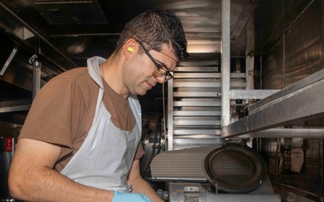 USS Kearsarge Conducts Daily Operations