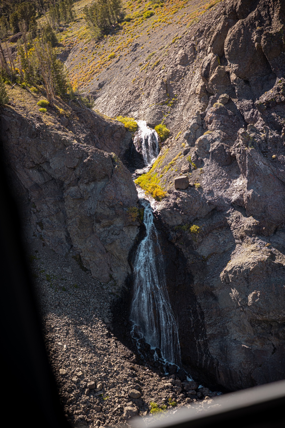 U.S. service members conduct CASEVAC during Mountain Medicine 3-25 final exercise U.S. service members conduct CASEVAC during Mountain Medicine 3-25 final exercise
