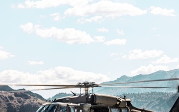 U.S. service members conduct CASEVAC during Mountain Medicine 3-25 final exercise