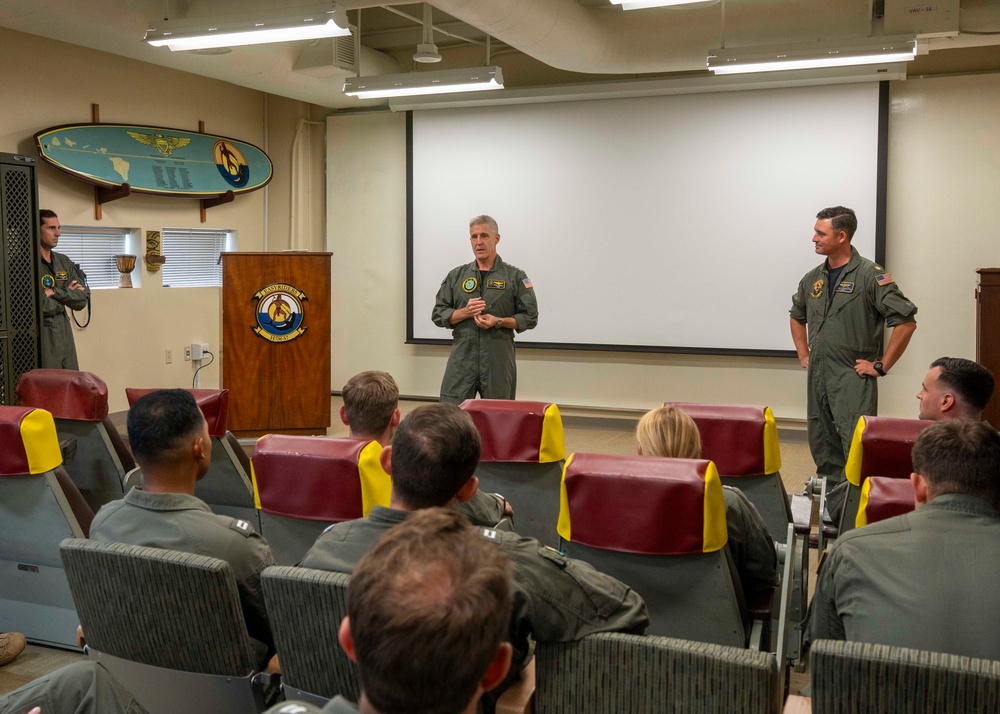 Adm. Steve Koehler, commander, U.S. Pacific Fleet, visits HSM 37