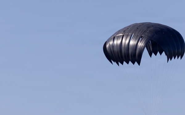 2nd Distribution Support Battalion and Marine Aerial Refueler Squadron (VMGR) 252 Conduct Airdrop Operations