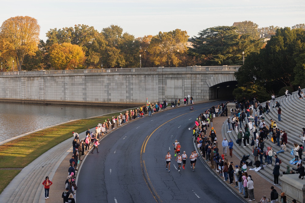 DVIDS - Images - The Historic 50th Marine Corps Marathon [Image 11 of 28]