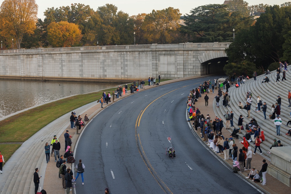 DVIDS - Images - The Historic 50th Marine Corps Marathon [Image 8 of 28]