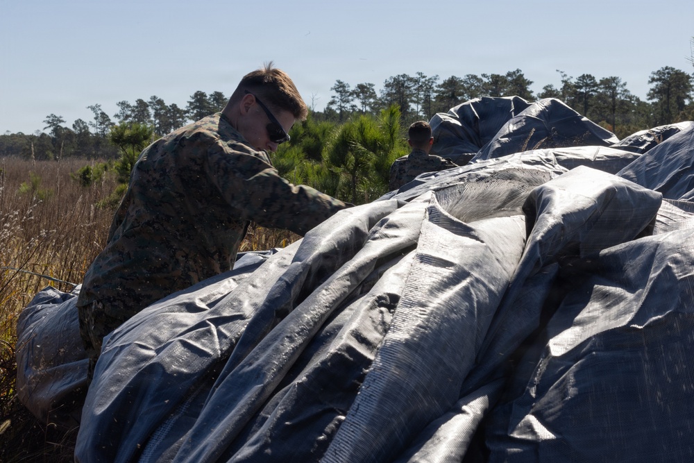 2nd Distribution Support Battalion and Marine Aerial Refueler Squadron (VMGR) 252 Conduct Airdrop Operations