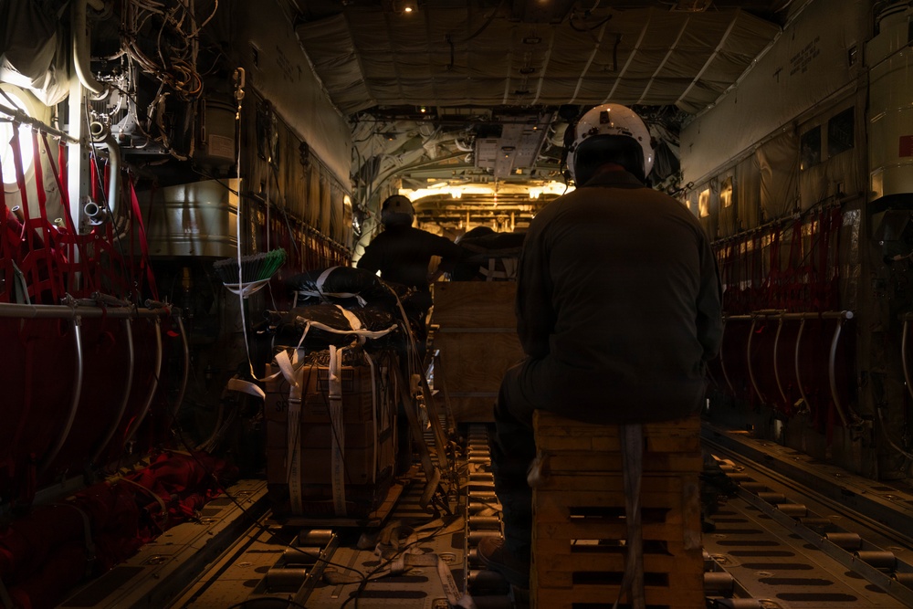 2nd Distribution Support Battalion and Marine Aerial Refueler Squadron (VMGR) 252 Conduct Airdrop Operations