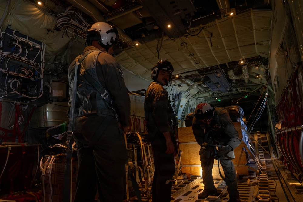 2nd Distribution Support Battalion and Marine Aerial Refueler Squadron (VMGR) 252 Conduct Airdrop Operations