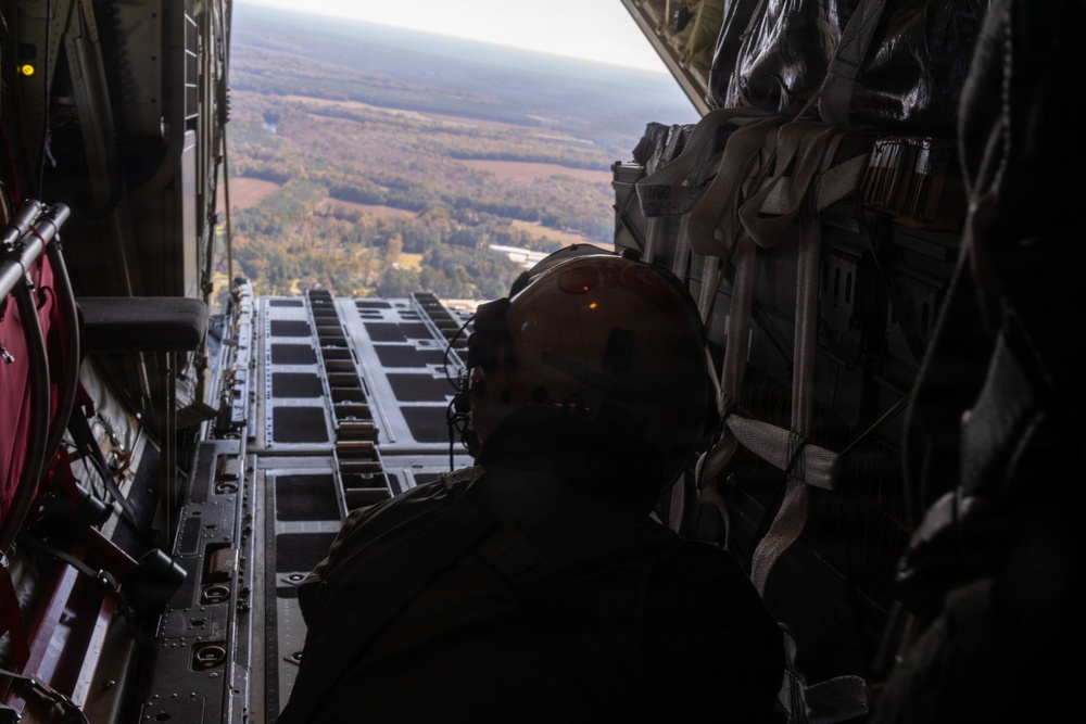 2nd Distribution Support Battalion and Marine Aerial Refueler Squadron (VMGR) 252 Conduct Airdrop Operations