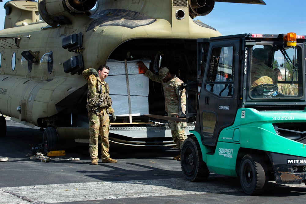 Army Chinooks excel in delivering excess to DLA
