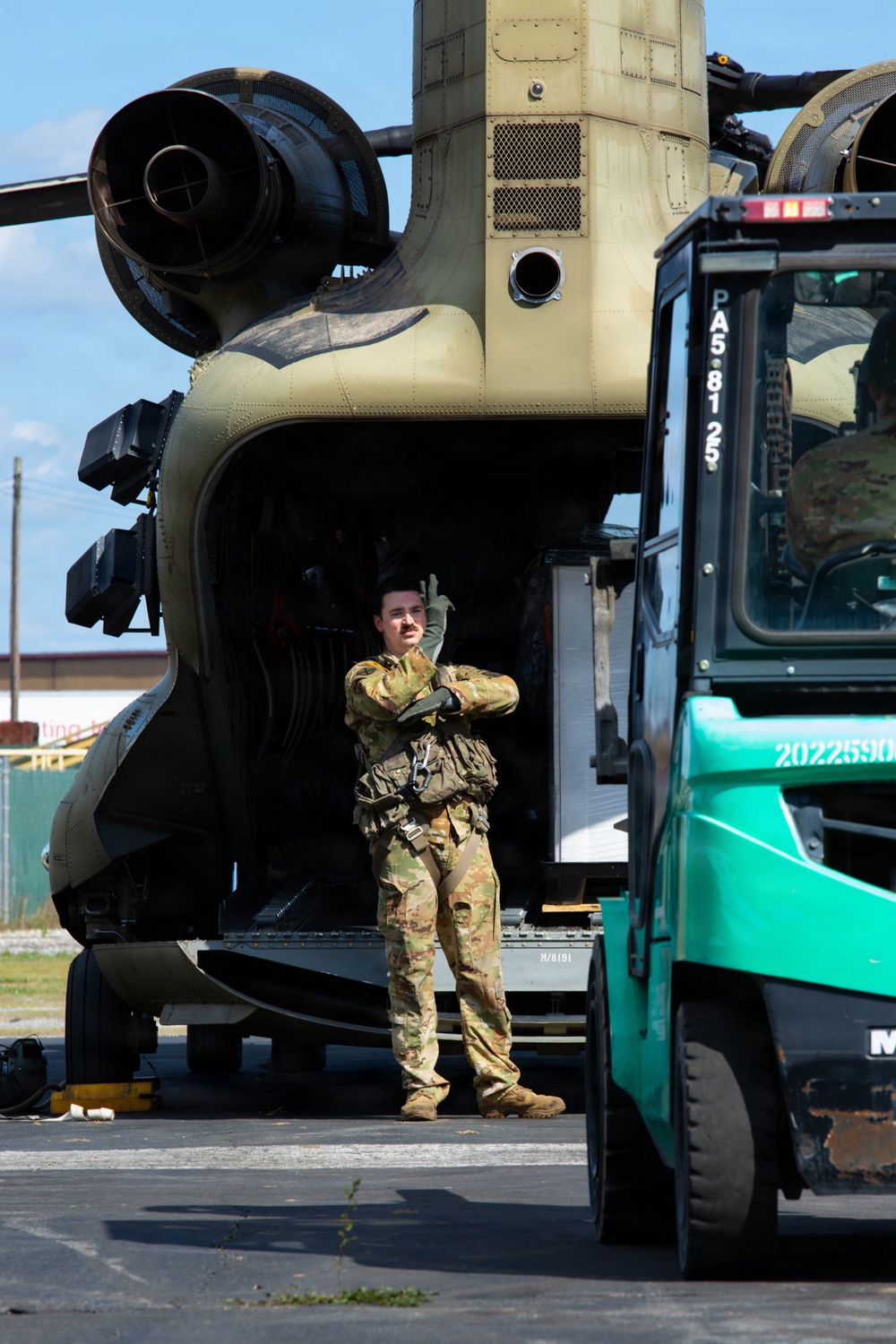 Army Chinooks excel in delivering excess to DLA