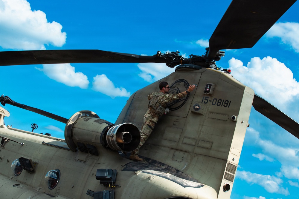 Army Chinooks excel in delivering excess to DLA
