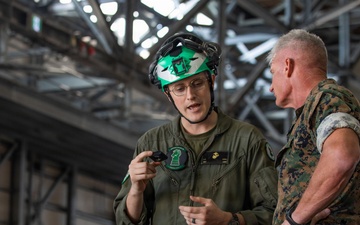 Commanding General recognize Marines during visit to MCAS Iwakuni