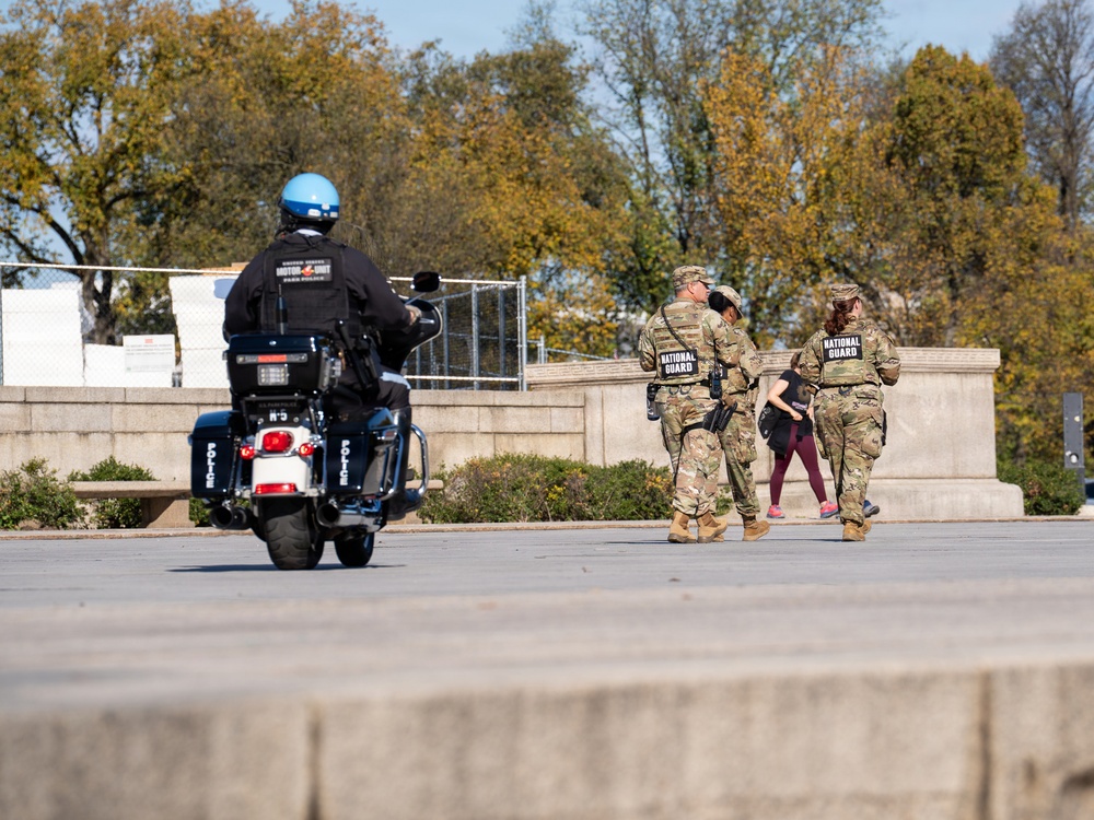 Soldiers provide a presence patrol in the National Mall Soldiers provide a presence patrol in the National Mall