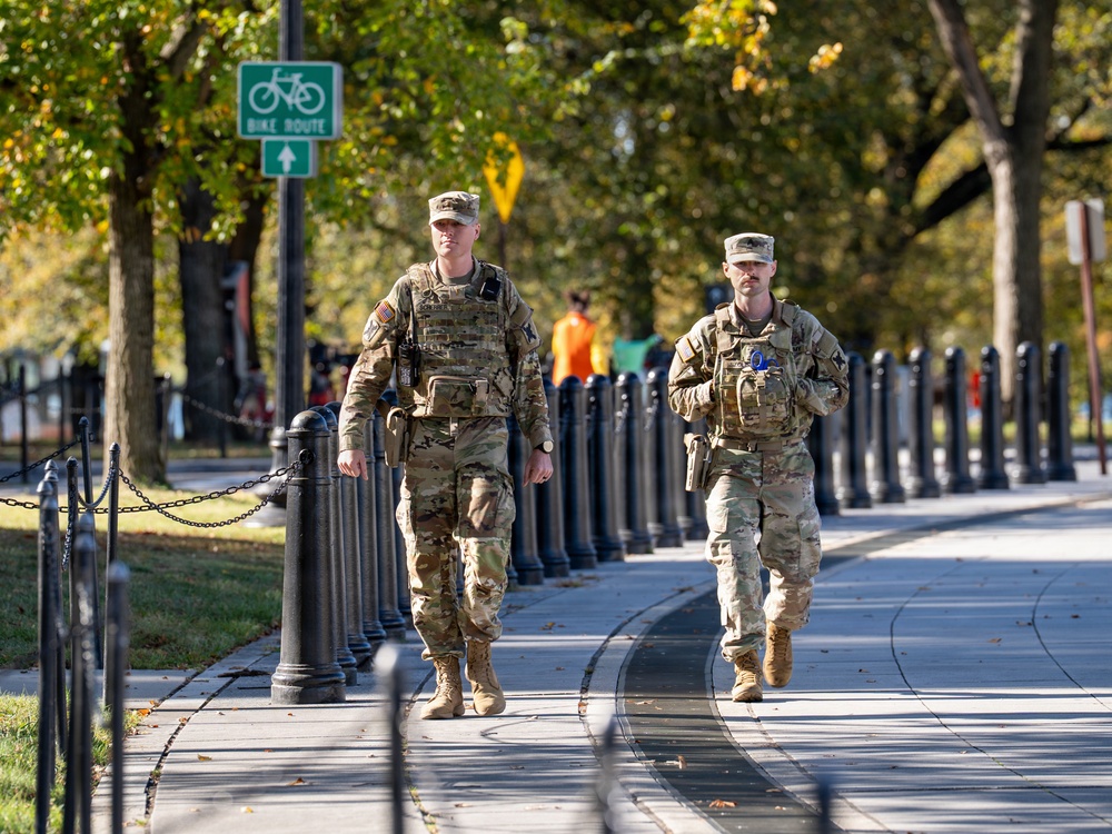 Soldiers provide a presence patrol in the National Mall Soldiers provide a presence patrol in the National Mall