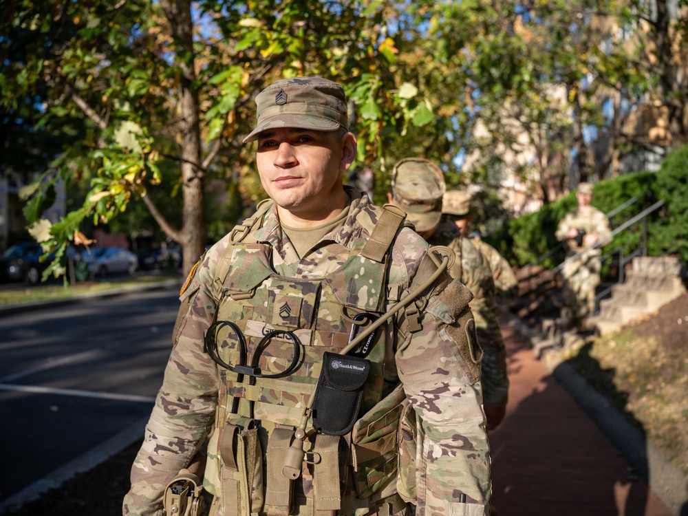 Soldiers provide a presence patrol in the National Mall Soldiers provide a presence patrol in the National Mall