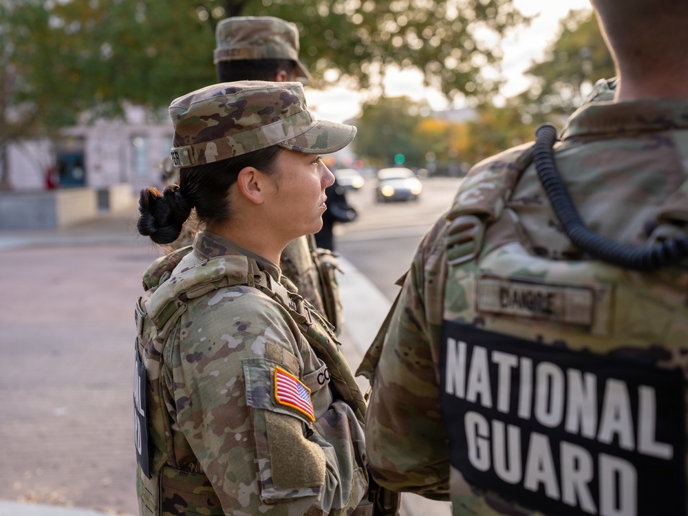Soldiers provide a presence patrol in the National Mall Soldiers provide a presence patrol in the National Mall