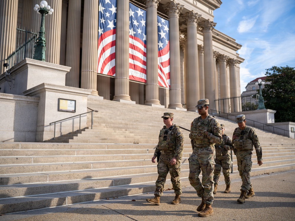Soldiers provide a presence patrol in the National Mall Soldiers provide a presence patrol in the National Mall
