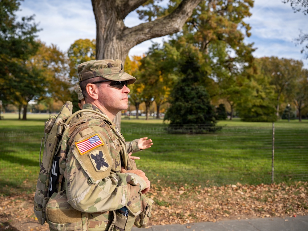 Soldiers provide a presence patrol in the National Mall Soldiers provide a presence patrol in the National Mall