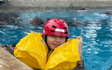 21st Dental Company Conducts Underwater Egress Training