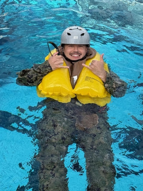 21st Dental Company Conducts Underwater Egress Training 21st Dental Company Conducts Underwater Egress Training