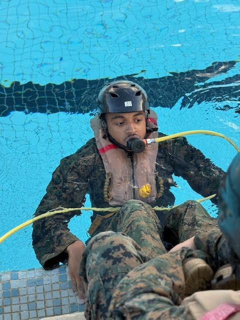 21st Dental Company Conducts Underwater Egress Training 21st Dental Company Conducts Underwater Egress Training