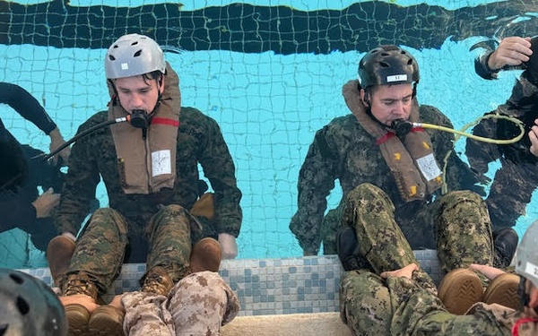 21st Dental Company Conducts Underwater Egress Training