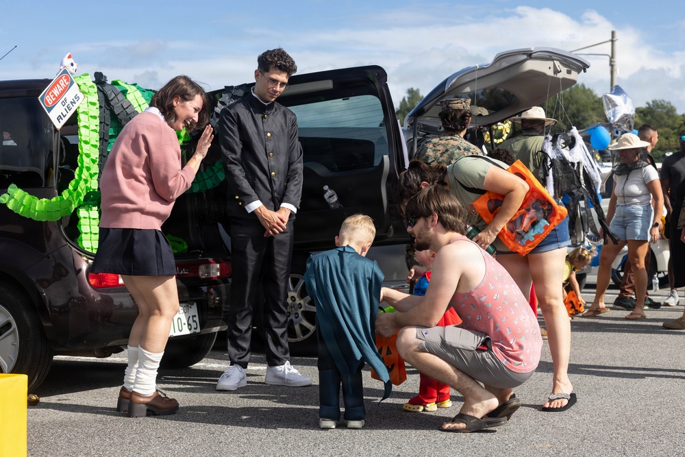 III Marine Expeditionary Force Support Battalion hosts annual trunk or treat