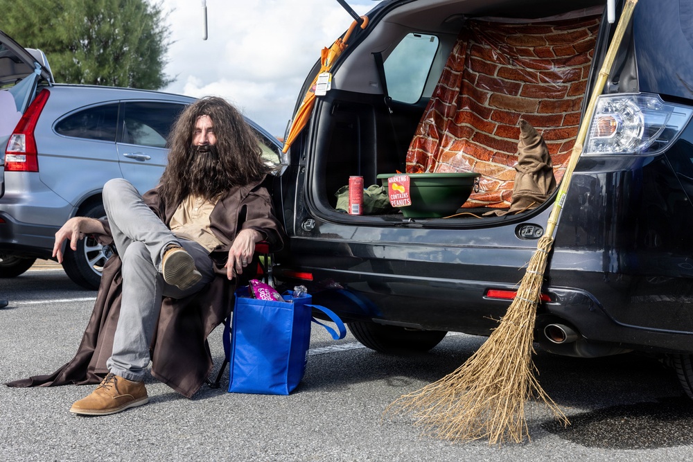 III Marine Expeditionary Force Support Battalion hosts annual trunk or treat