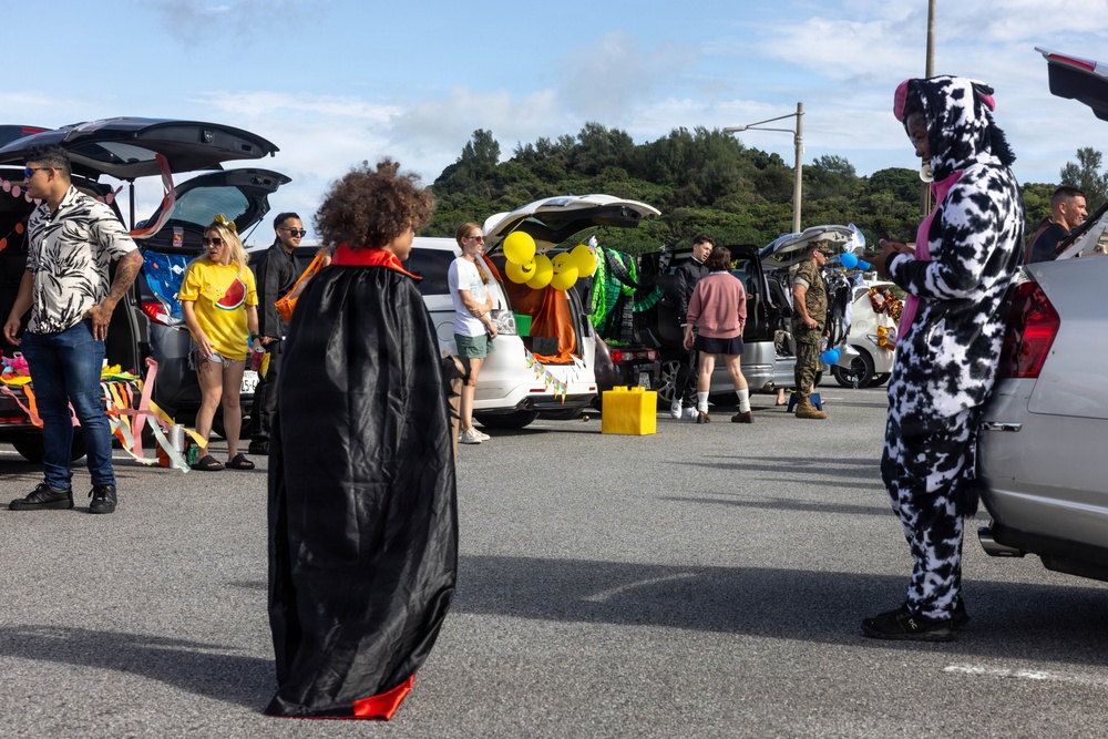 III Marine Expeditionary Force Support Battalion hosts annual trunk or treat