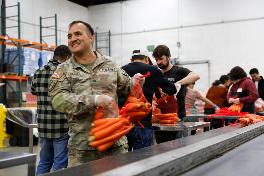 California National Guard Soldiers Support Food Bank Operations at the Los Angeles Regional Food Bank California National Guard Soldiers Support Food Bank Operations at the Los Angeles Regional Food Bank
