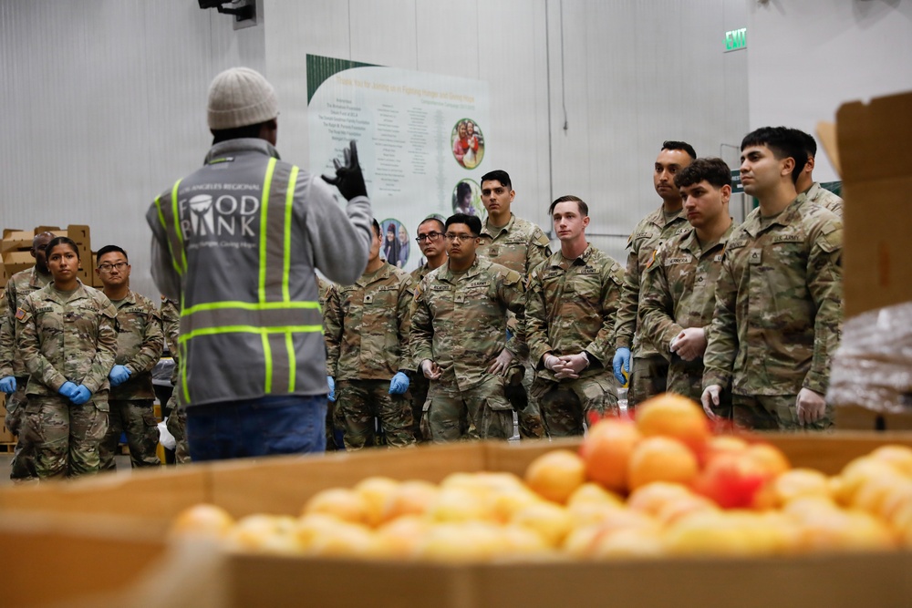 California National Guard Soldiers Support Food Bank Operations at the Los Angeles Regional Food Bank California National Guard Soldiers Support Food Bank Operations at the Los Angeles Regional Food Bank