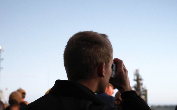USS Roosevelt (DDG 80), USNS Supply (T-AOE 6) Conduct Replenishment-at-Sea